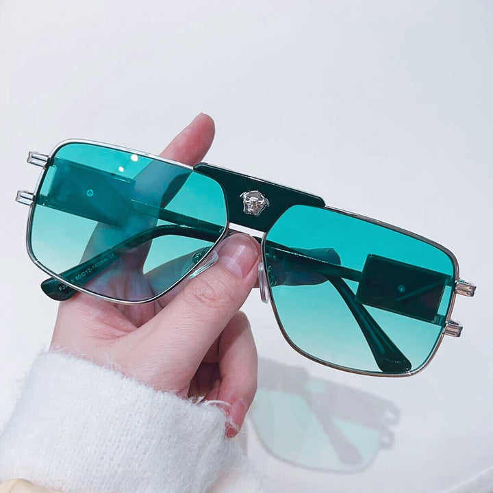 Women's stylish sunglasses with modern, square frame Bowlift