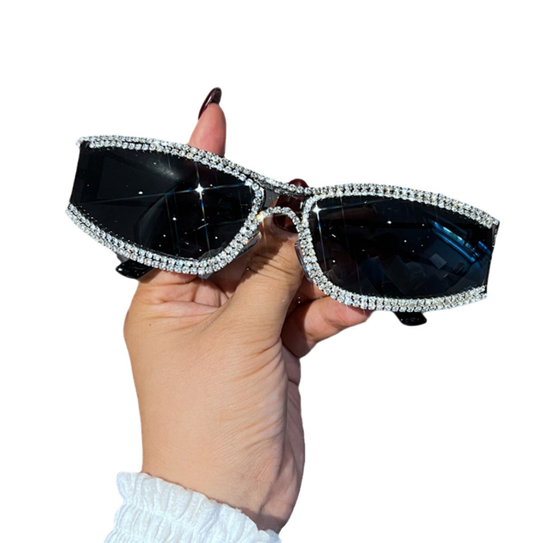 Ladies Glamorous Vintage Sunglasses with Rhinestone Trim Bowlift