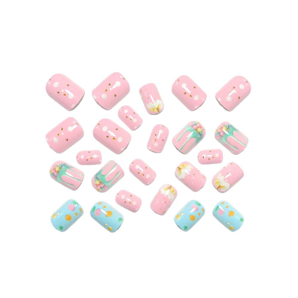 Artificial nails in creative dessert design Bowlift