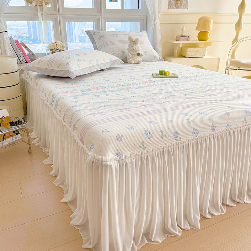 Women's elegant and decorative bedding throw set with cheerful floral pattern Bowlift