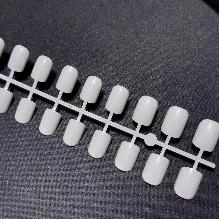 Elegant Press-On Nail Extensions Bowlift