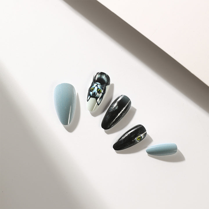 Stylish cat motif artificial nails Bowlift