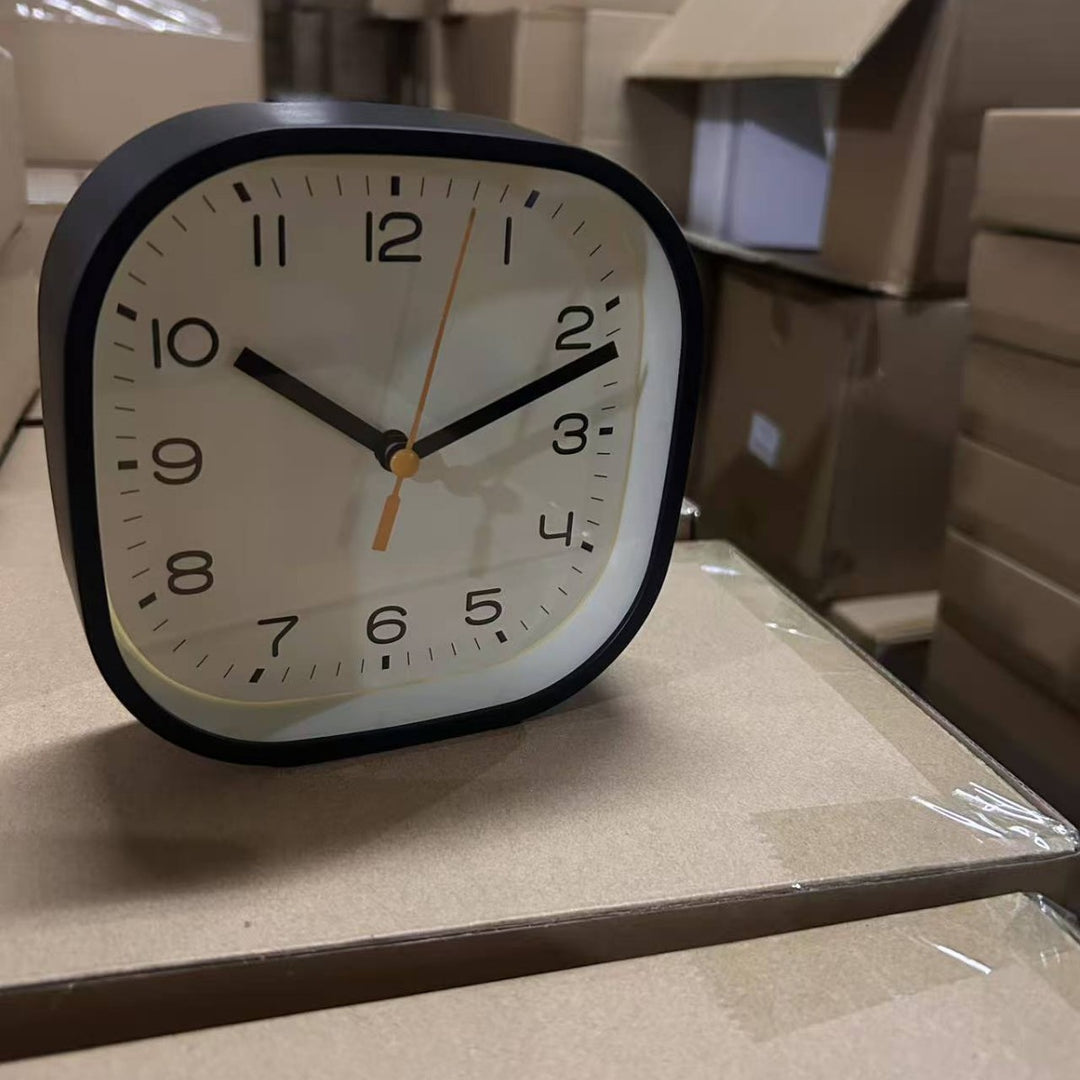 Table clock in modern and minimalist design Bowlift