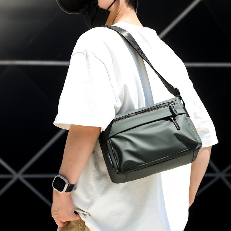 Versatile Urban Messenger Bag Bowlift