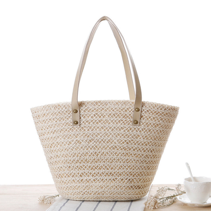 Straw bag with stylish knot closure Bowlift