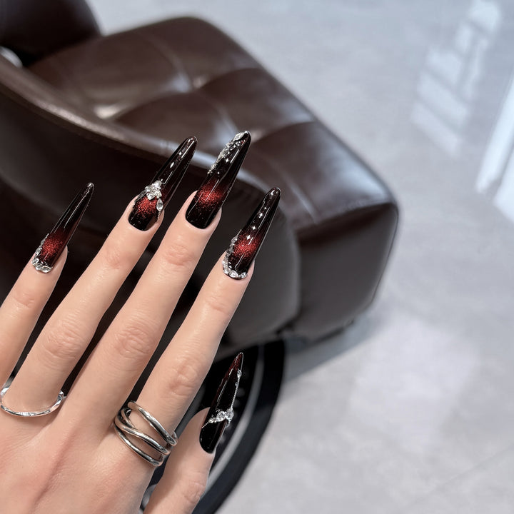 Glamorous Press-On Nails Bowlift