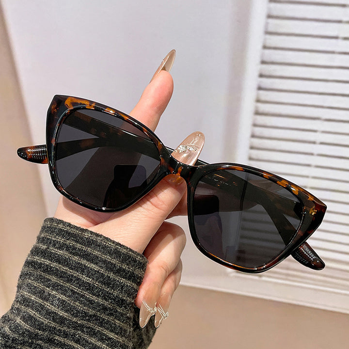 Women's stylish Cat-Eye sunglasses with UV protection and comfortable frame Bowlift