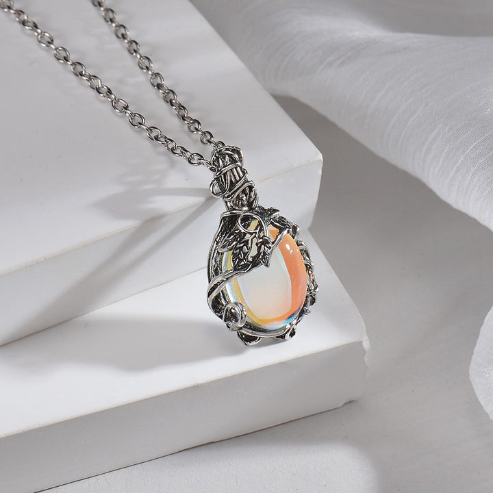 Heart pendant necklace with sparkling accents Bowlift