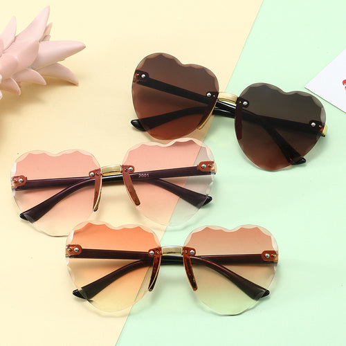 Women Heart-shaped Sunglasses Bowlift