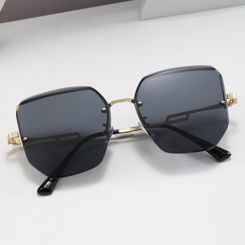 Women's geometric designer sunglasses with mirrored lenses Bowlift