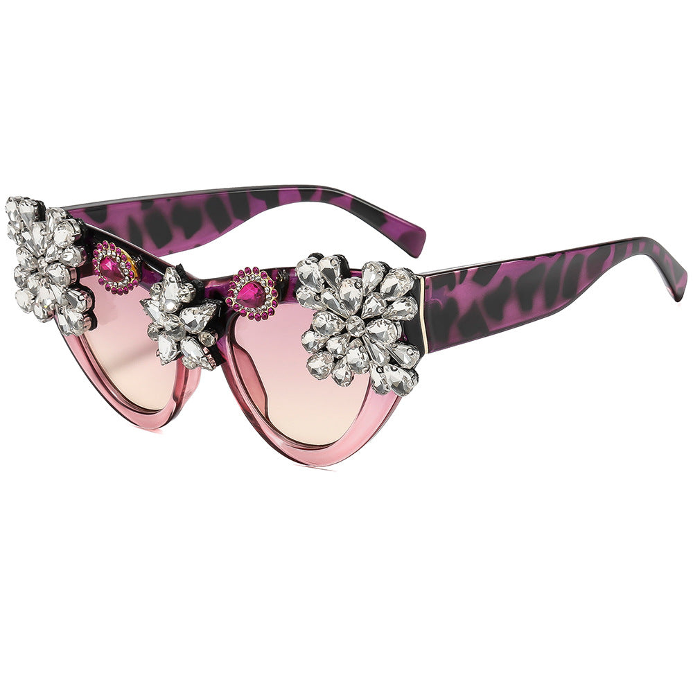 Women extravagantly decorated Cat-Eye sunglasses Bowlift