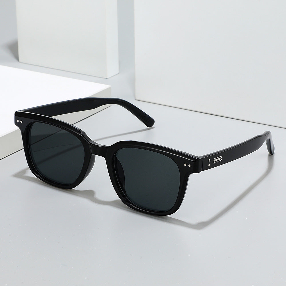 Retro-Inspired Statement Eyewear Bowlift