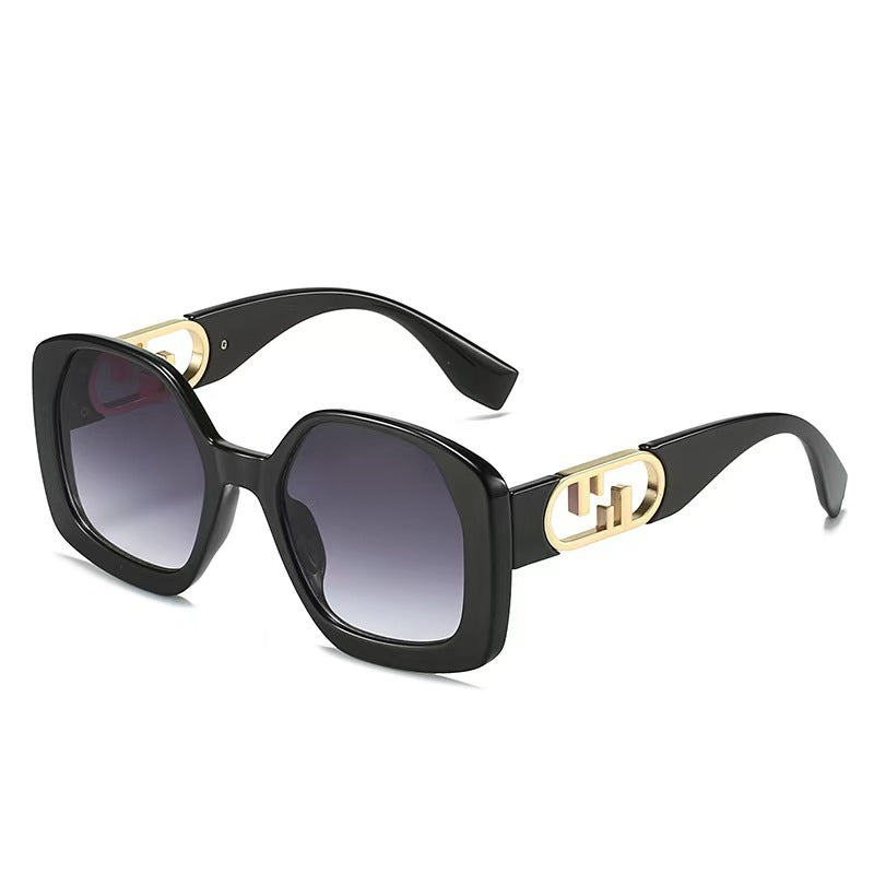 Women oversized sunglasses with extravagant geometric frame and elegant accents Bowlift