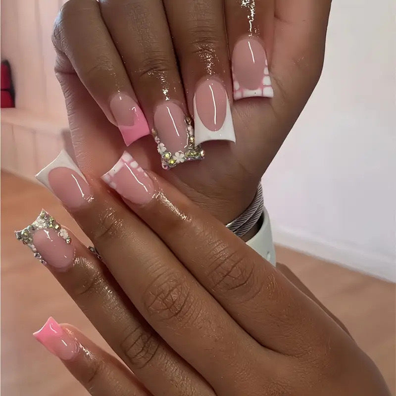 Glamorous Rhinestone-Embellished Nail Art Bowlift