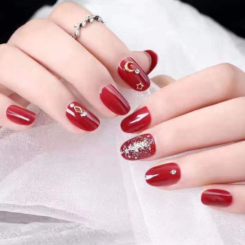 Artful Nail Tips Design Bowlift