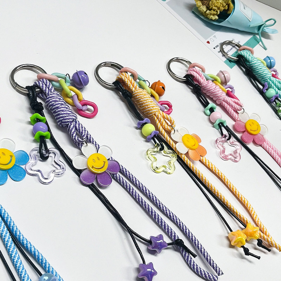Playful keychain Bowlift