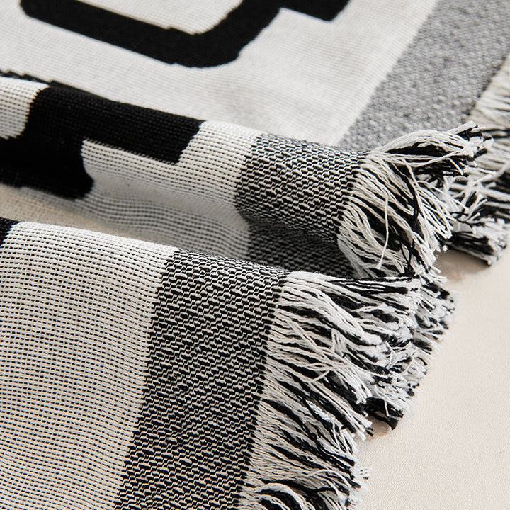 Elegant Geometric Pattern Throw Blanket