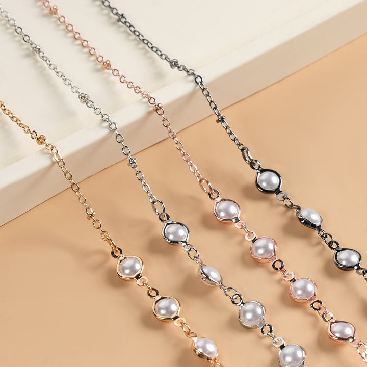 Elegant Pearl-Linked Eyewear Chain Bowlift