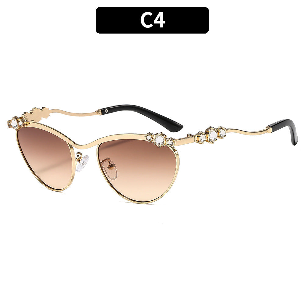 Ladies Designer Sunglasses with Sparkling Details Bowlift