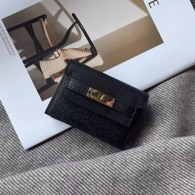 Premium Leather Cardholder with Elegant Closure Bowlift