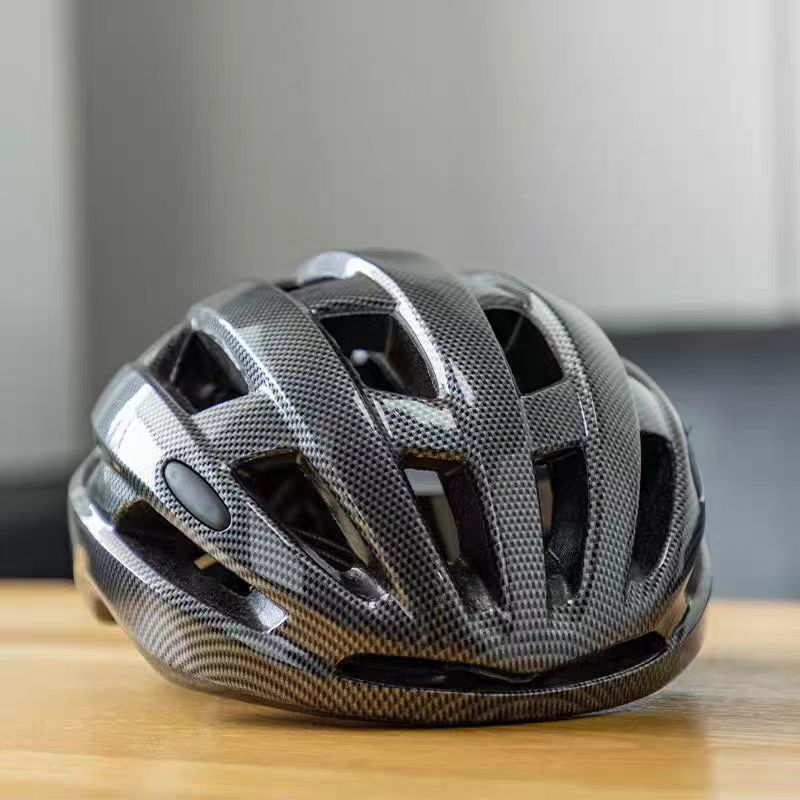 lightweight ventilated road cycling helmet with adjustable dial fit Bowlift