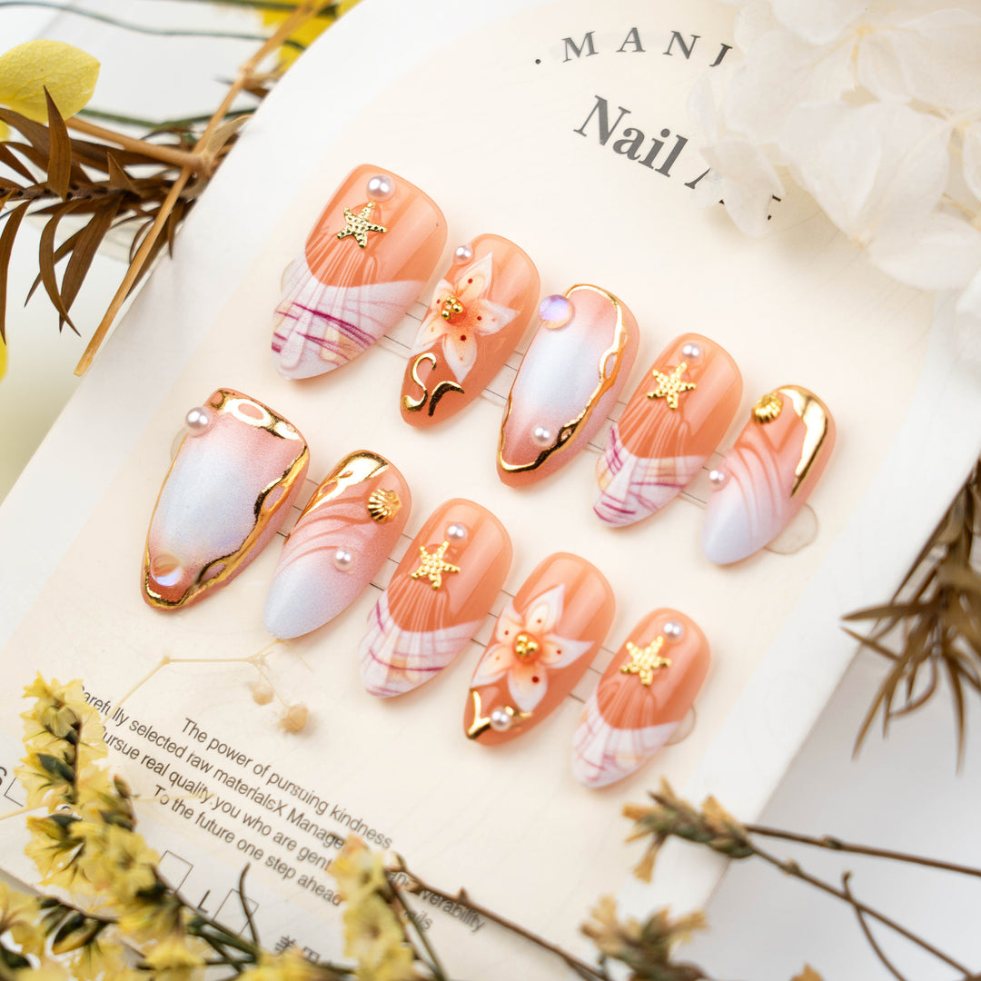 Artificial nail set with delicate flower and glitter decorations Bowlift