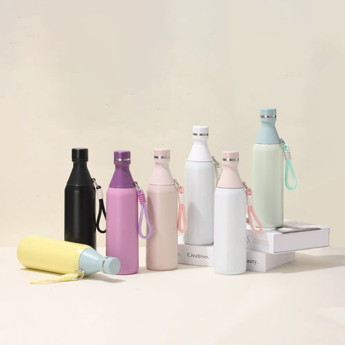 Women's insulated water bottle with practical carrying strap Bowlift