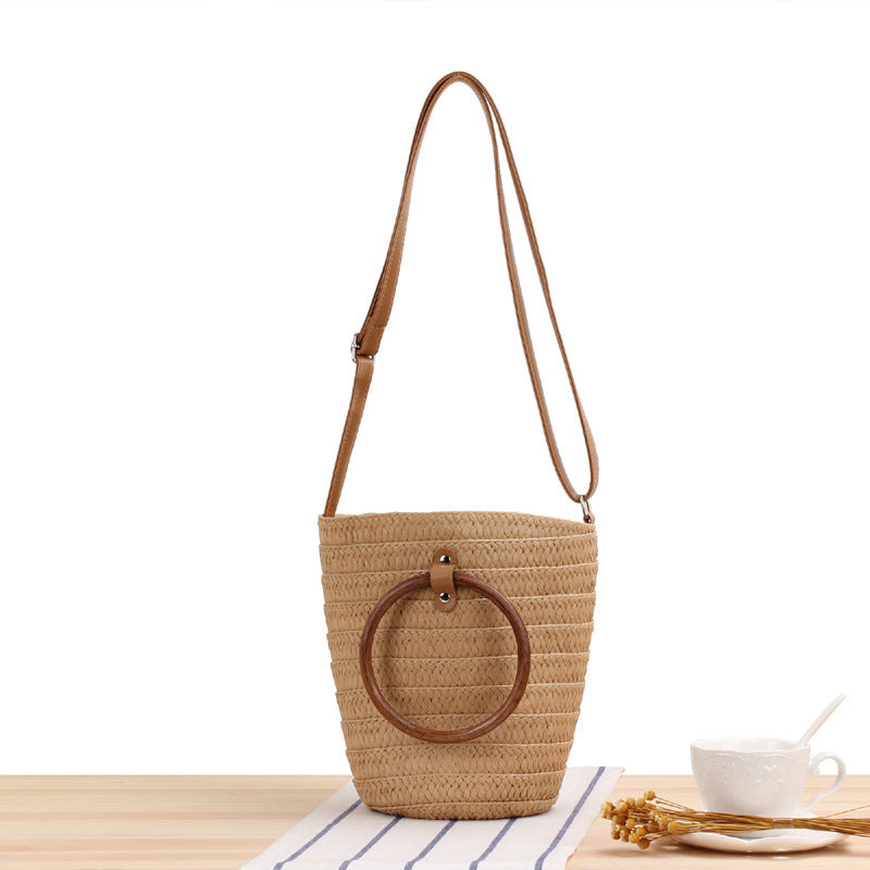 Tote bag with elegant handle design Bowlift