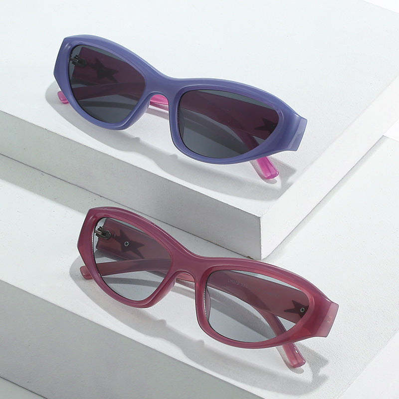 Retro-Inspired Cat-Eye Sunglasses Bowlift