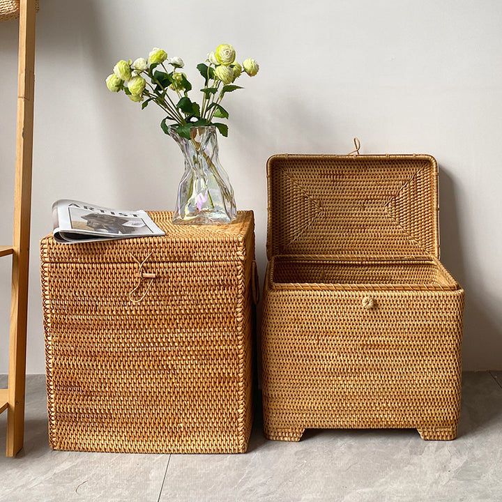 Ladies stylish storage box made of woven natural material Bowlift