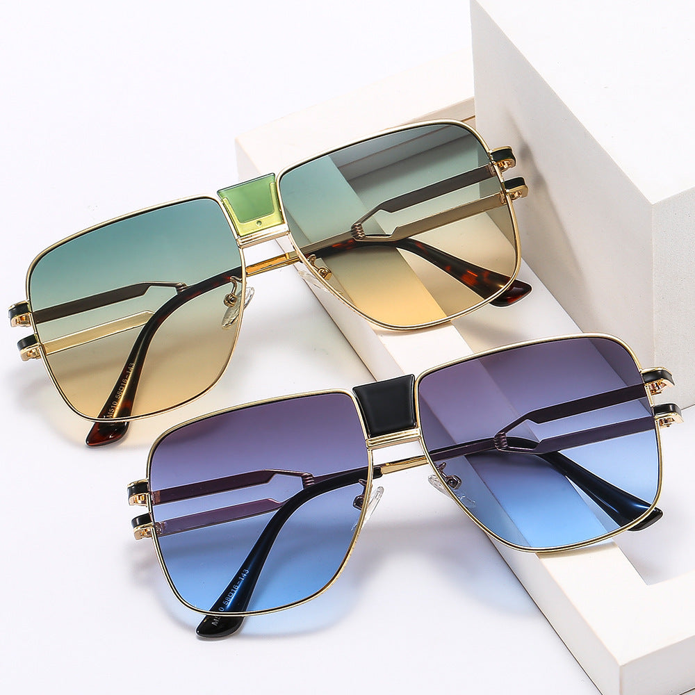 Women modern square sunglasses with elegant metal frame Bowlift