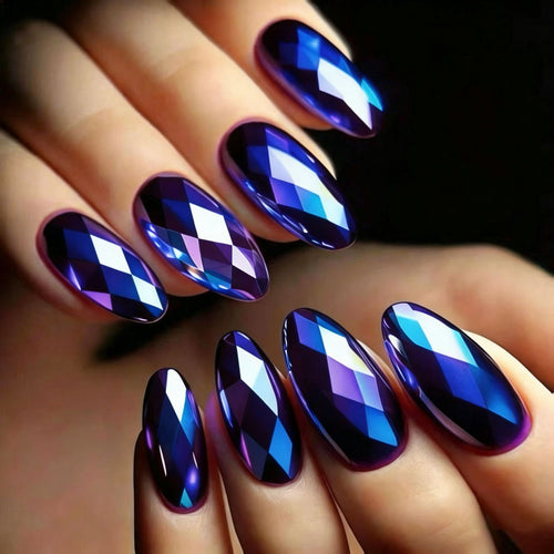 Artificial nails with faceted design Bowlift