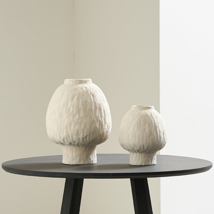 Decorative ceramic vase in modern design Bowlift
