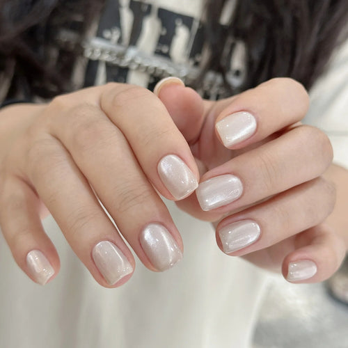 Press-On Nail Set with Elegant Glossy Finish Bowlift