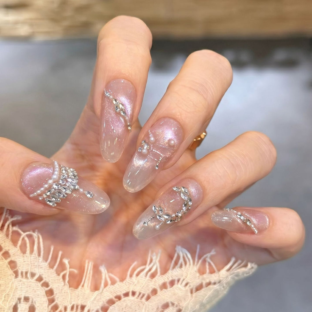 Artistic Stiletto Nail Art Design Bowlift