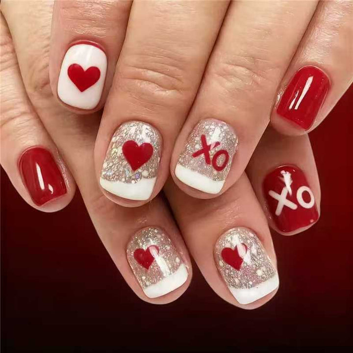 Artificial nail set with romantic heart and glitter motifs Bowlift