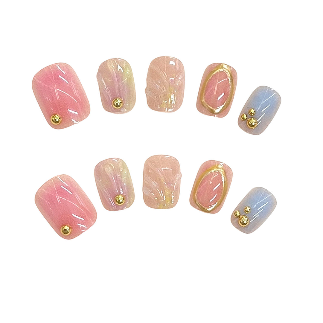 Decorative Press-On Nail Set with Gold Accents Bowlift
