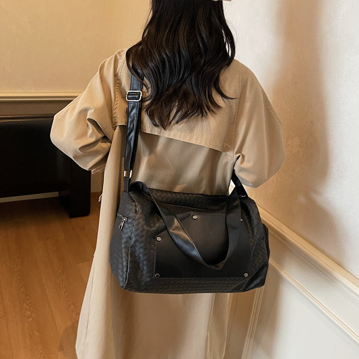 Elegant Sport Duffel Bag with Woven Design and Removable Shoulder Strap Bowlift