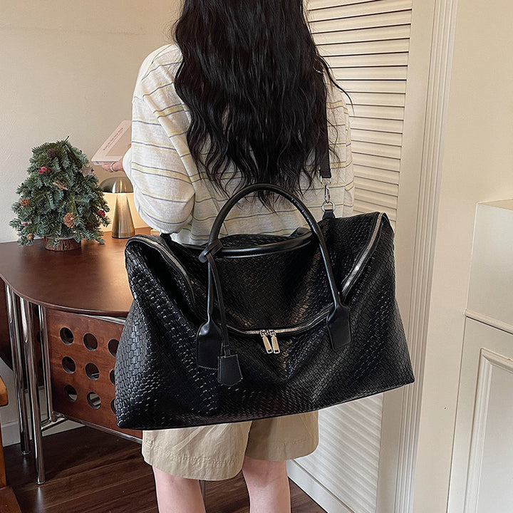 Elegant and Spacious Handbag Made of High-Quality Faux Leather Bowlift