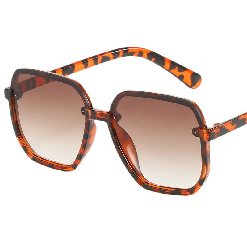 Women’s geometric sunglasses in modern design Bowlift