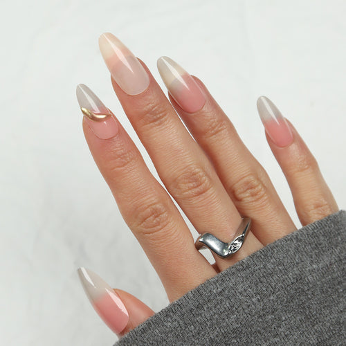 Elegant Stiletto Press-On Nails with Gradient Design Bowlift