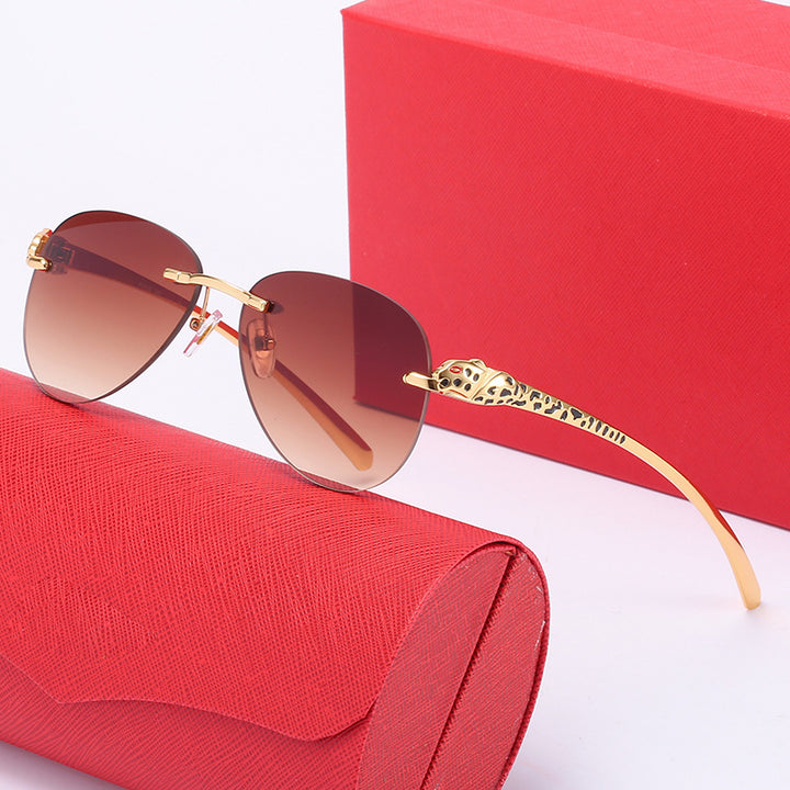 Ladies elegant pilot sunglasses with luxurious gold frame and protective lenses Bowlift
