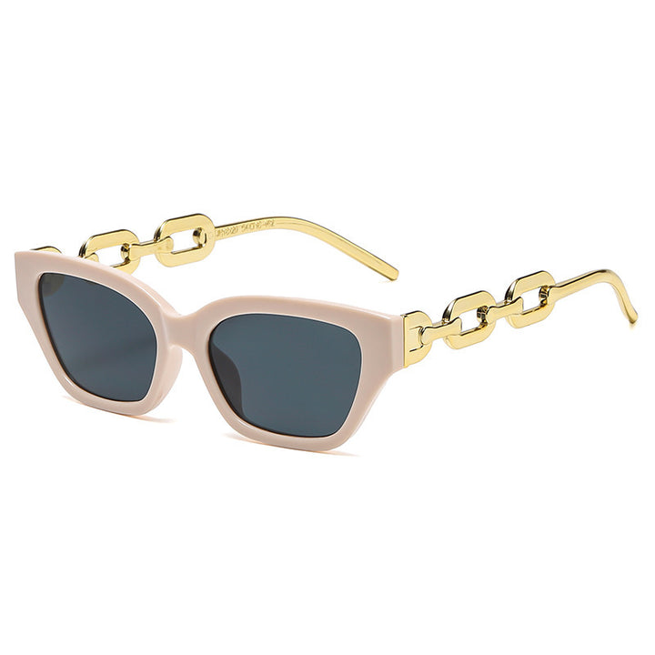 Luxe Fashion Cat Eye Sunglasses with Statement Chain Bowlift