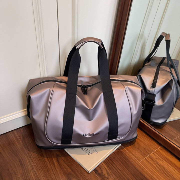 Sporty Travel Bag with Durable Design Bowlift