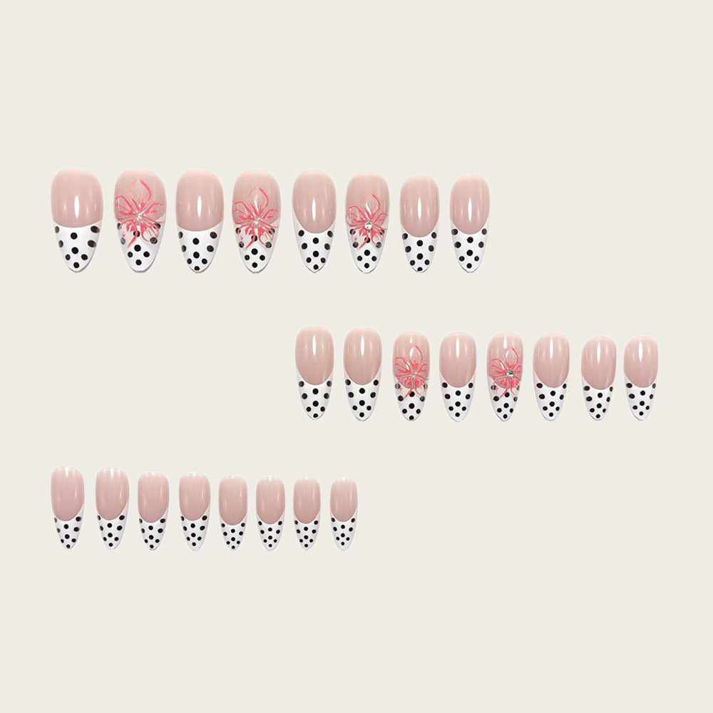 Artful Nail Decoration Bowlift