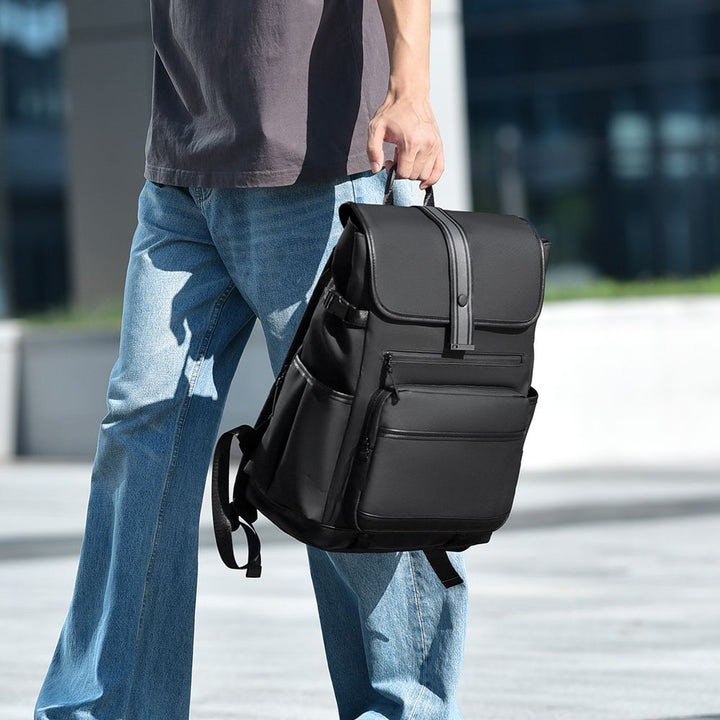 Modern everyday backpack with versatile compartment system Bowlift