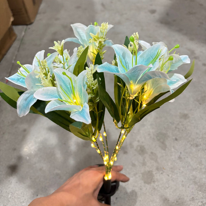 Solar LED Lily Garden Stake Light With Integrated Fairy String And Lifelike Silk Petals Bowlift
