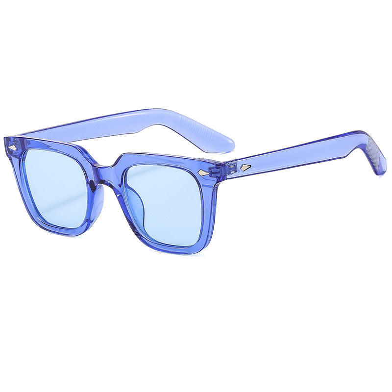 Ladies fashionable glasses with oversized, transparent frame Bowlift