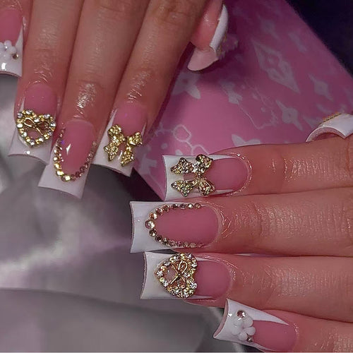Artificial nails with elegant jewelry design Bowlift