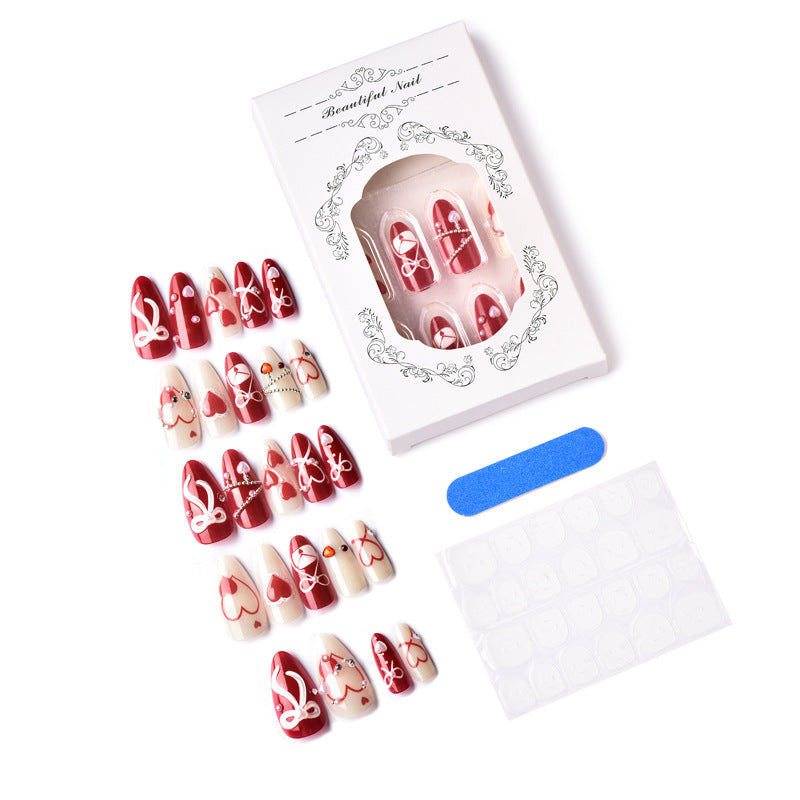 Nail design set with romantic heart motifs Bowlift